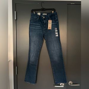 Levi’s 724 High Rise Straight Leg Jeans